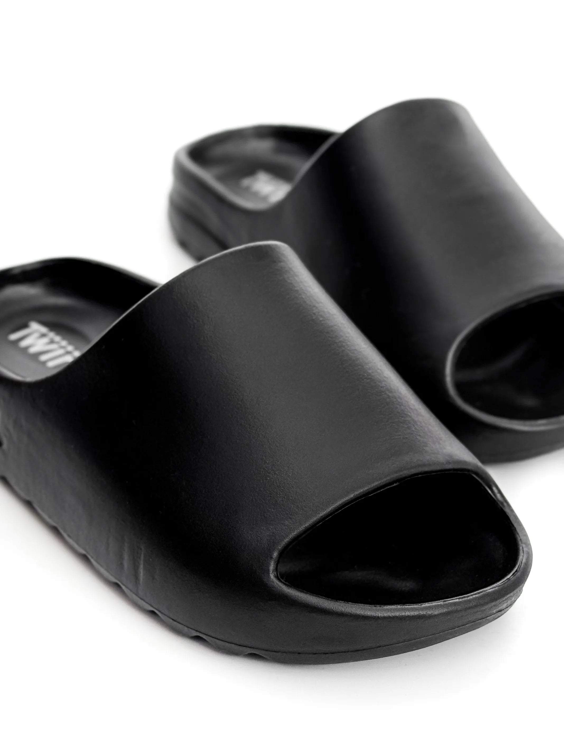 Twins foam beach and street slippers Black