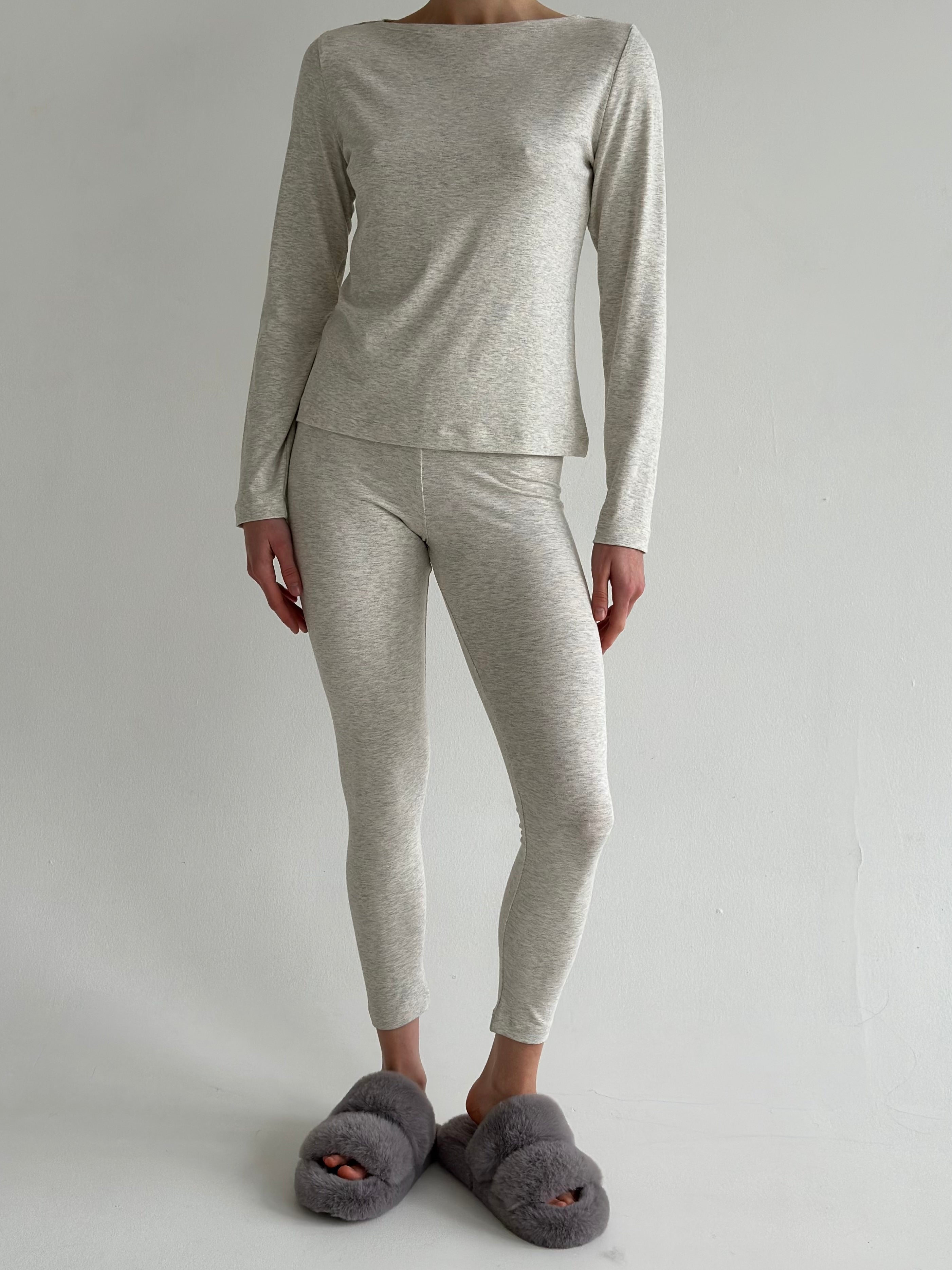 Knitwear “Tenderness” long-sleeved set with Boat neckline and leggings beige-gray