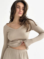 Set of long-sleeved raglan tops and beige waffle knit pants