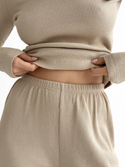 Set of long-sleeved raglan tops and beige waffle knit pants