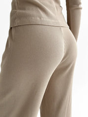 Set of long-sleeved raglan tops and beige waffle knit pants