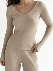 Set of long-sleeved raglan tops and beige waffle knit pants