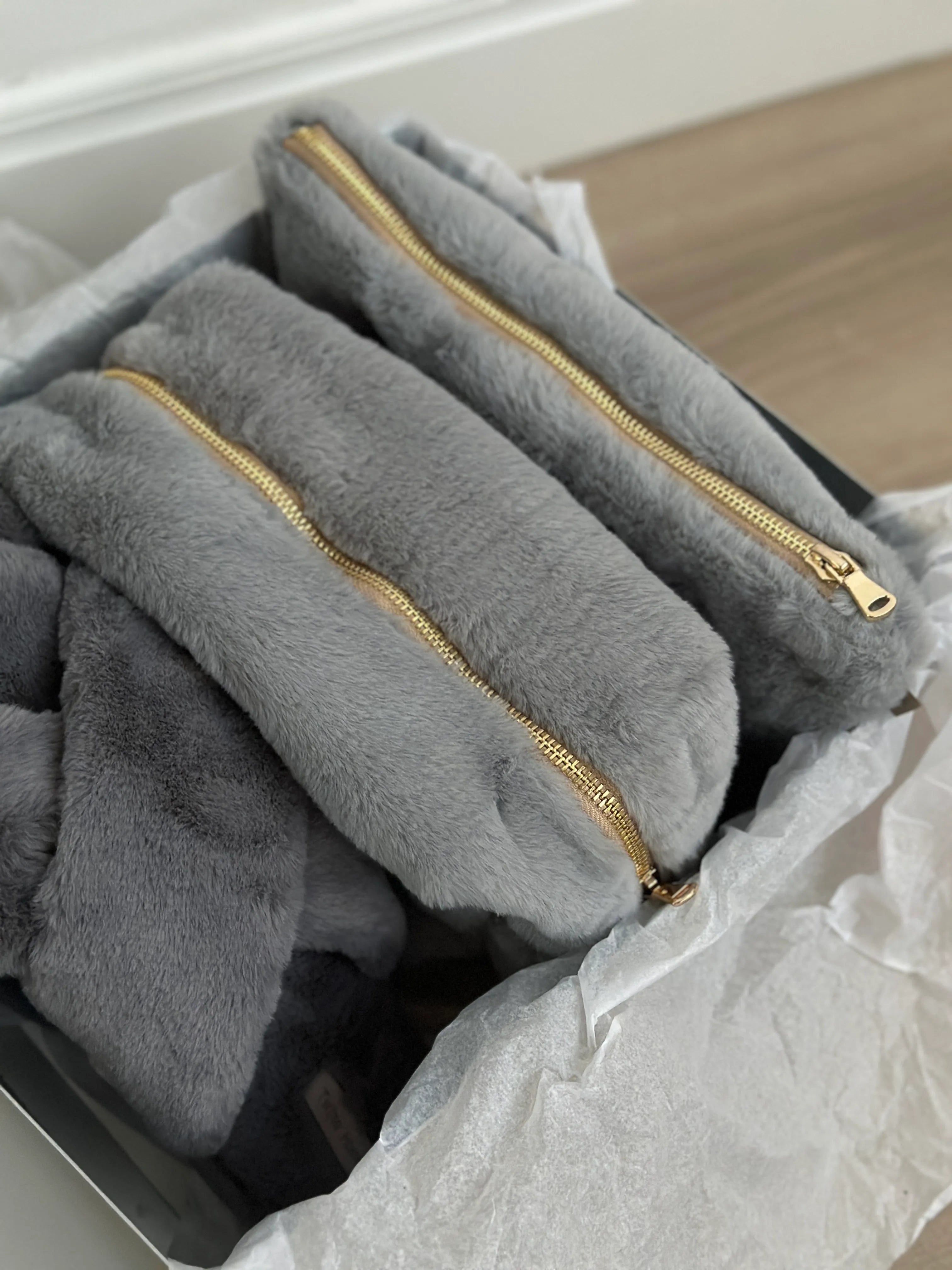 Women's slippers HS-LUX fur dark gray