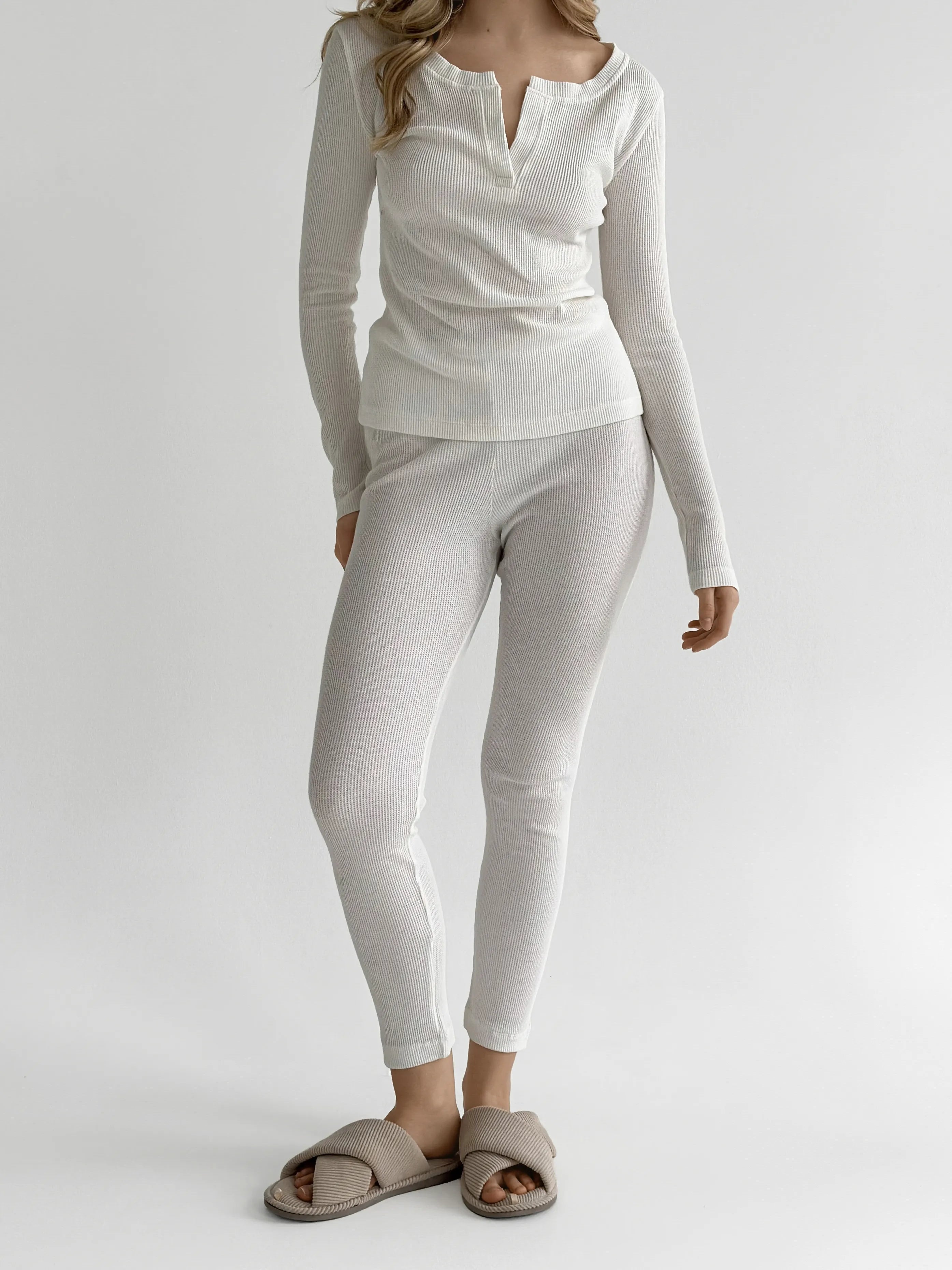 Set of long sleeves with stand-up collar and leggings, waffle knit, milky