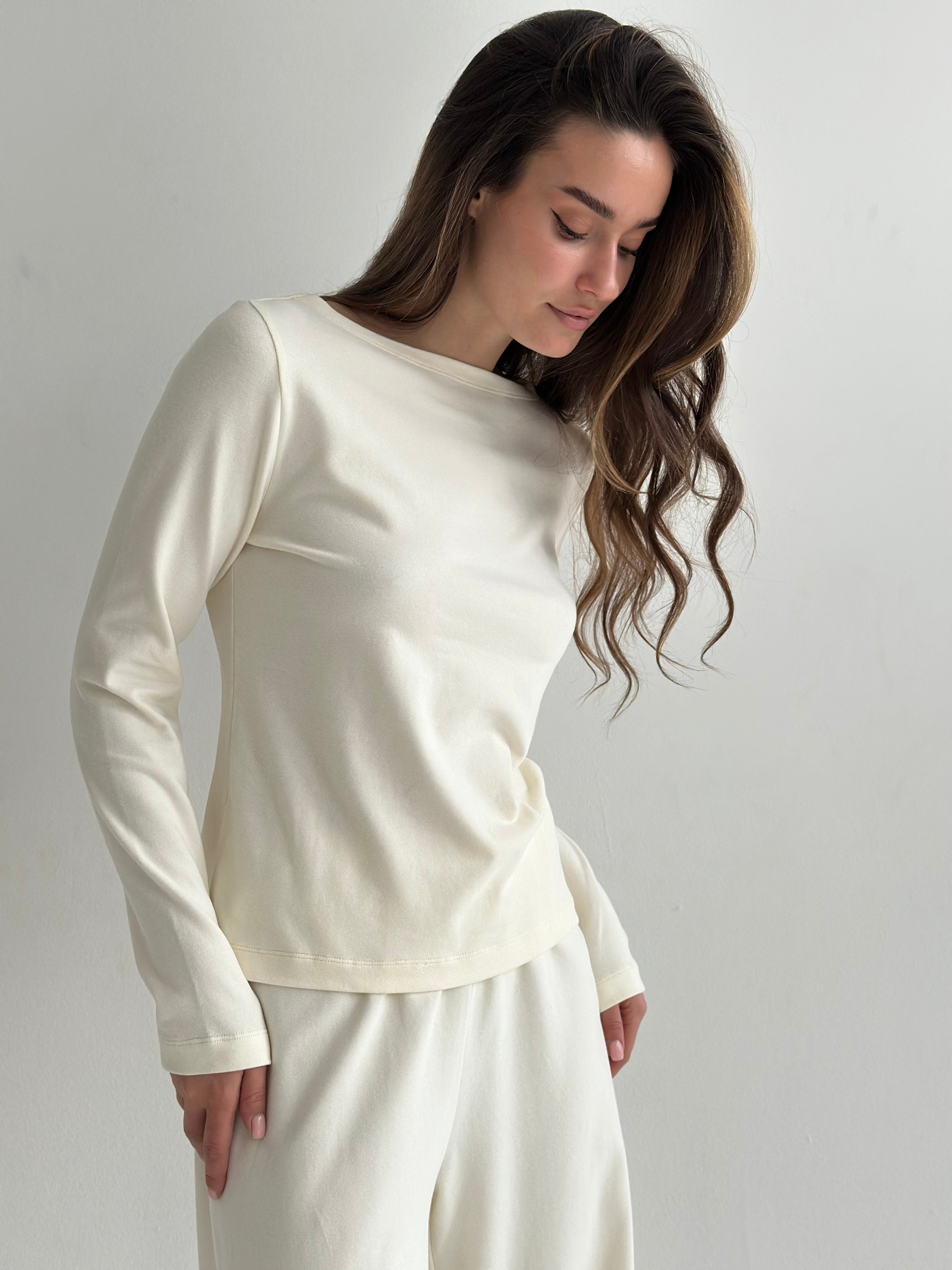 Knitwear "Tenderness" Longline with Boat neckline milky