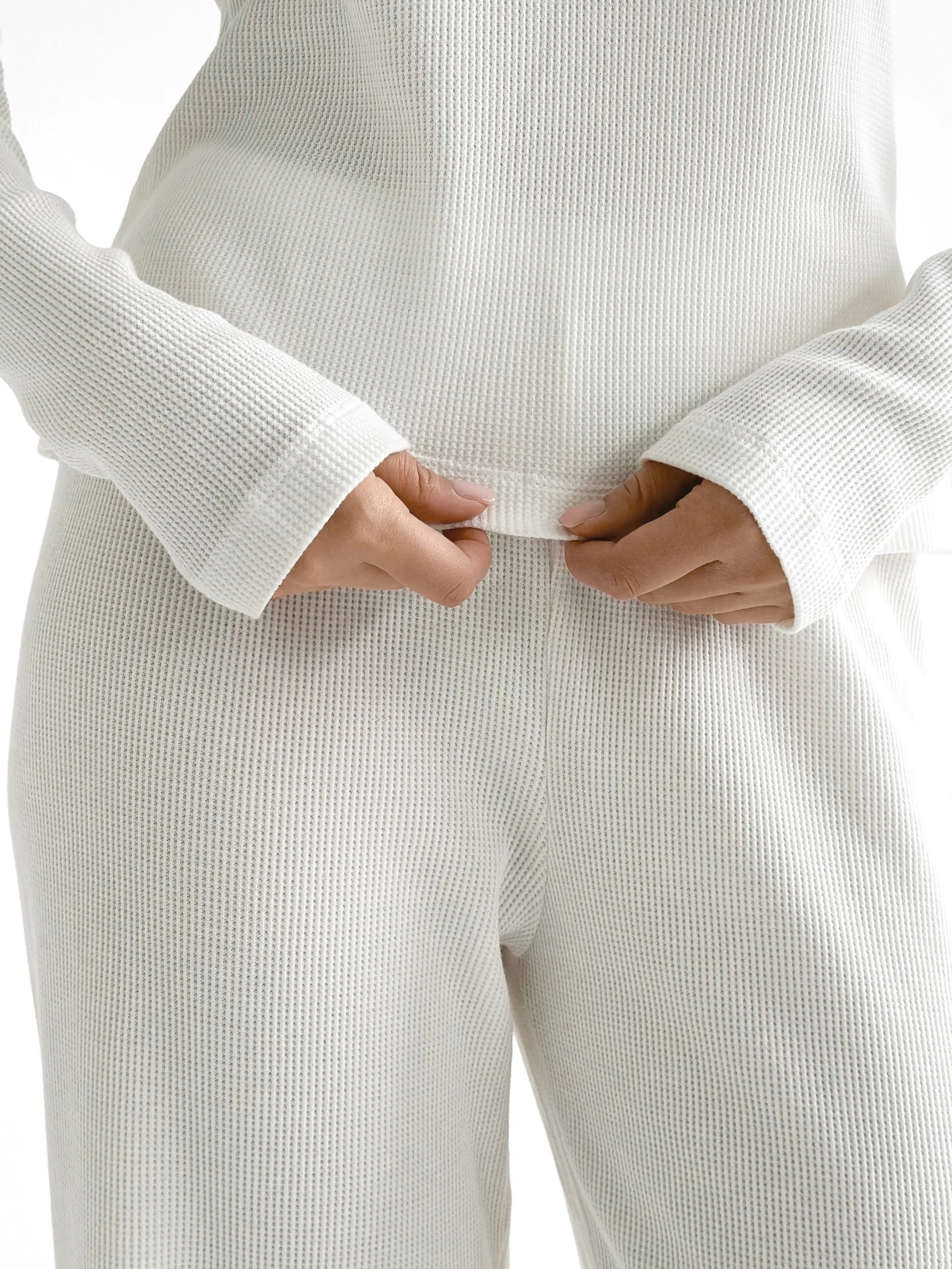Set of long-sleeved raglan tops and milky waffle knit pants
