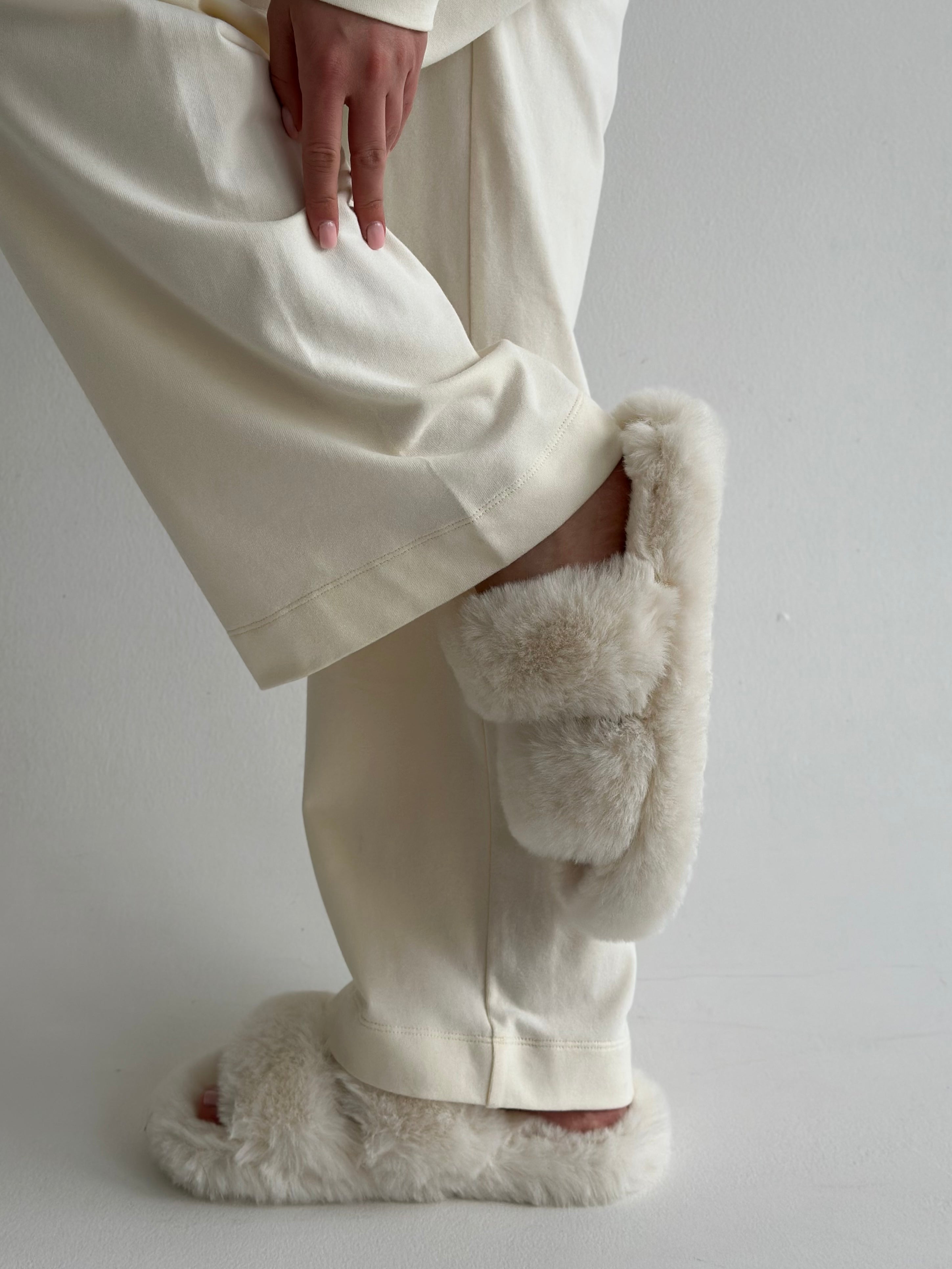 Knitwear “Tenderness” Wide pants milky