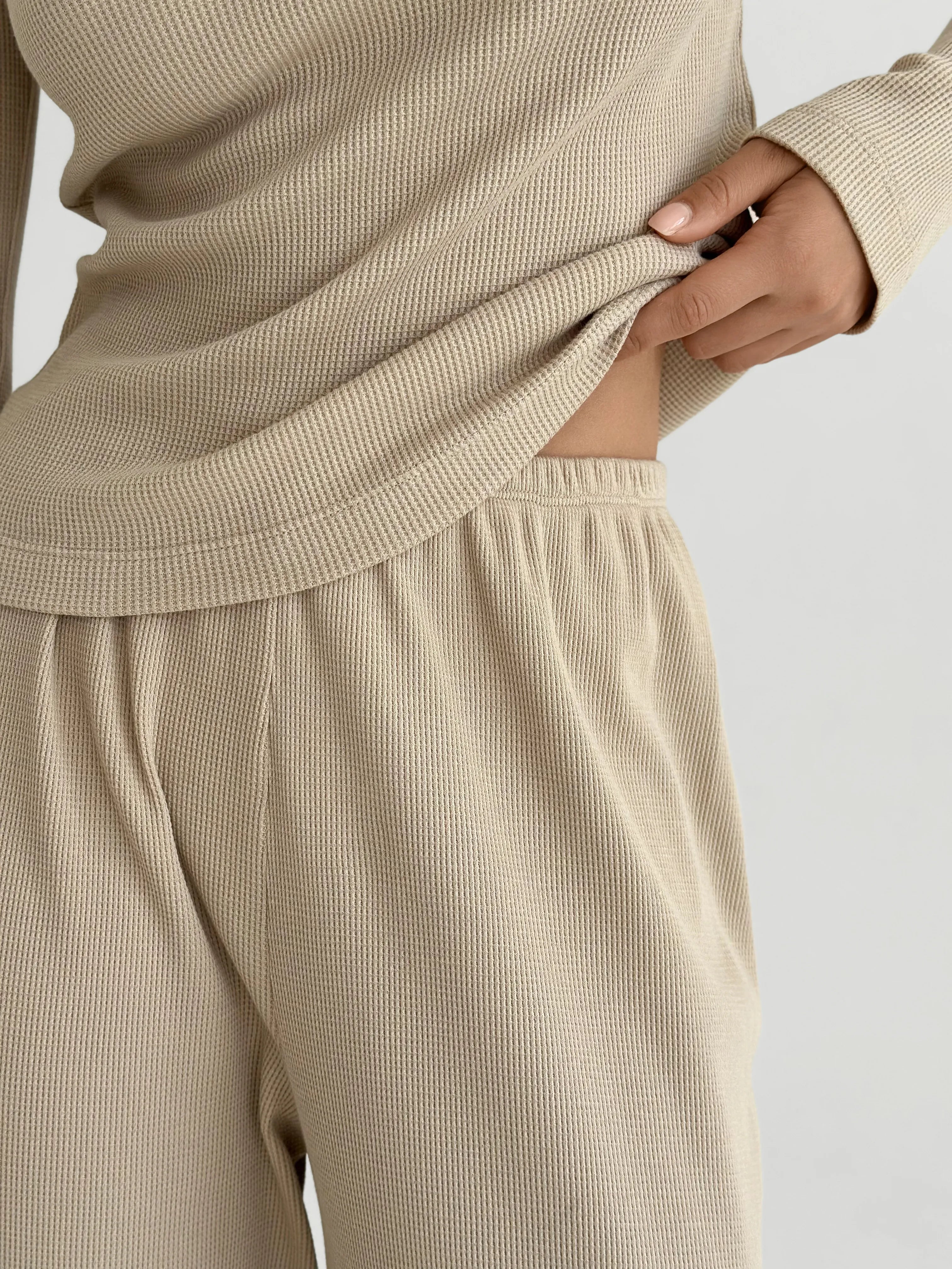 Wide-leg pants in beige waffle knit