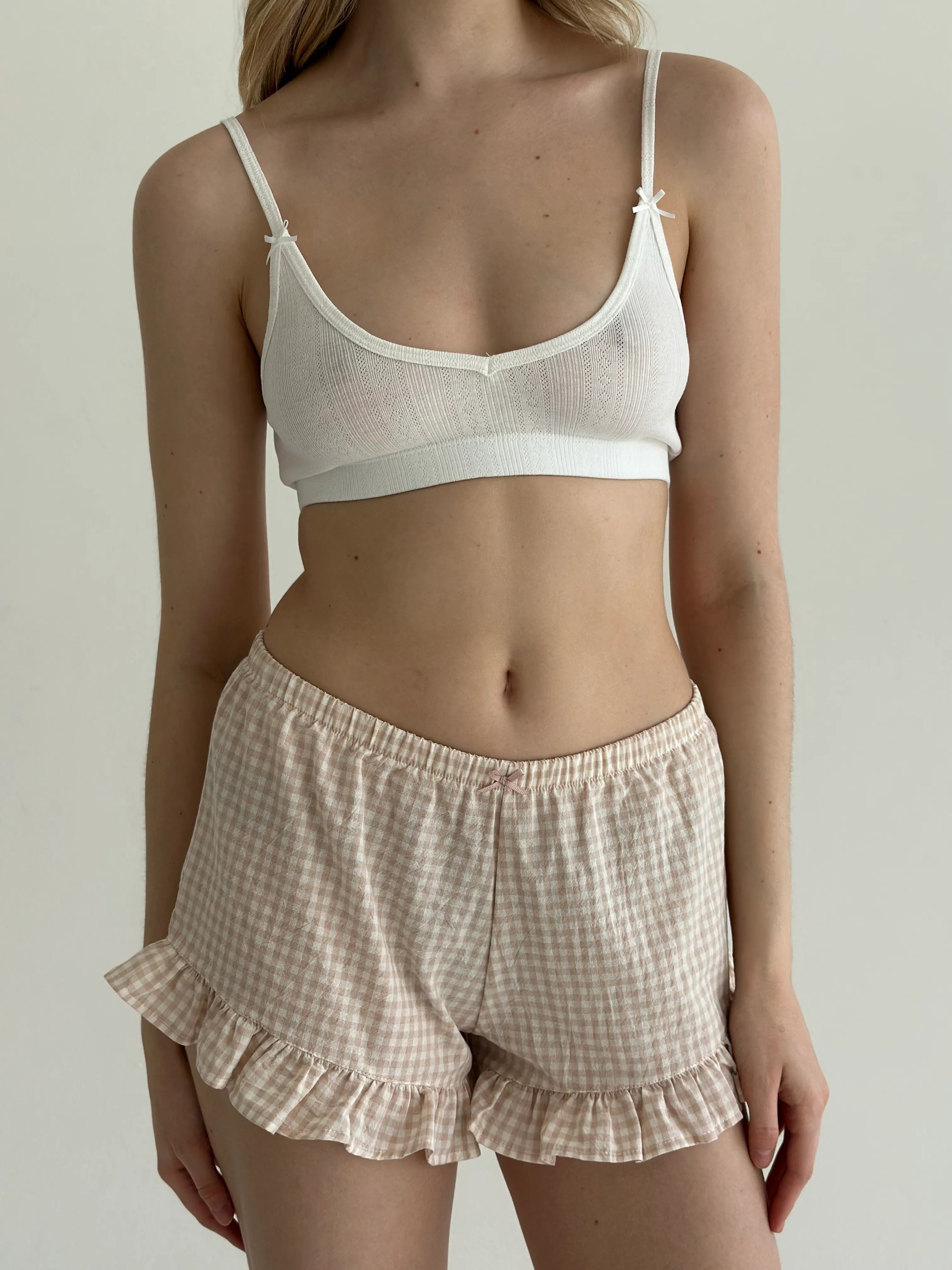 Checked cotton shorts Ruffle beige/milk
