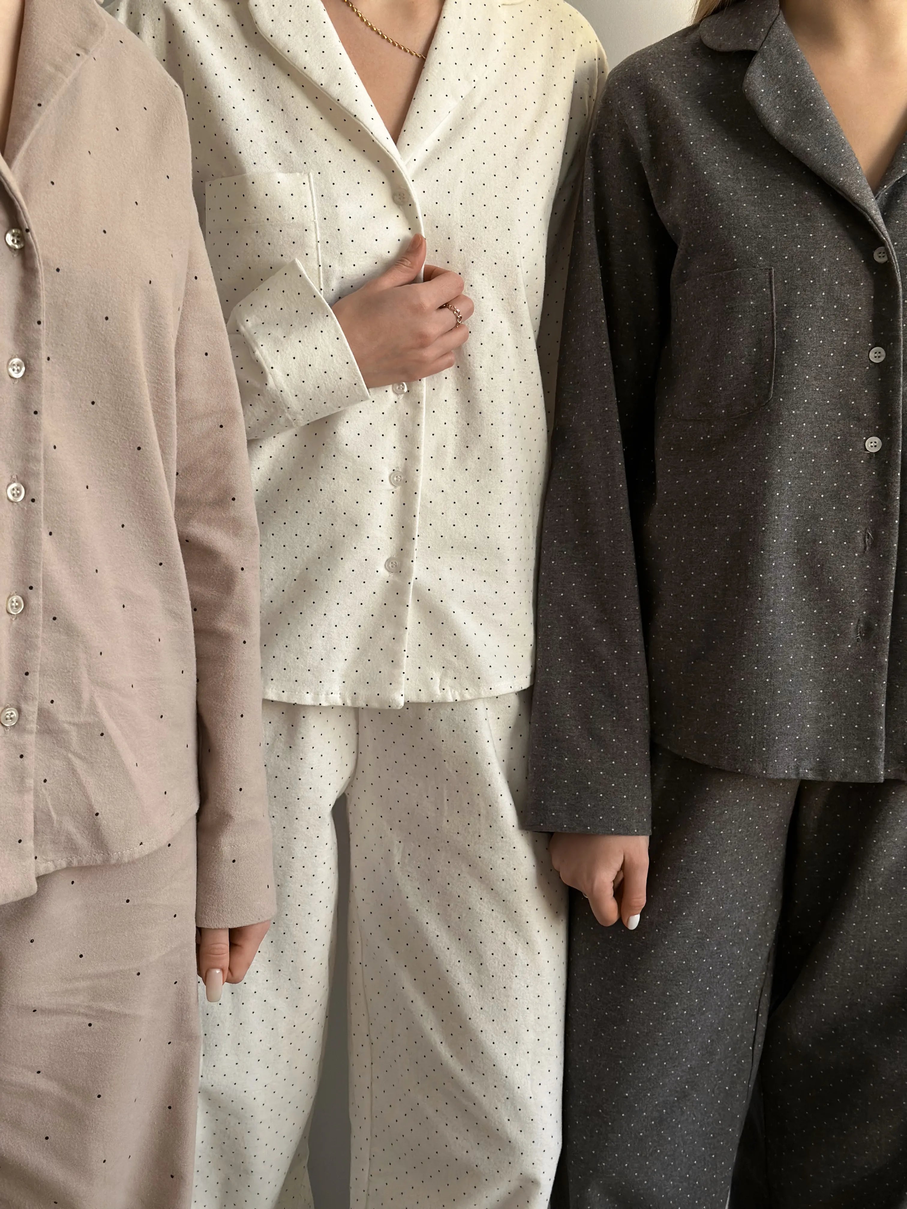 Flannel pajamas gray with small dots
