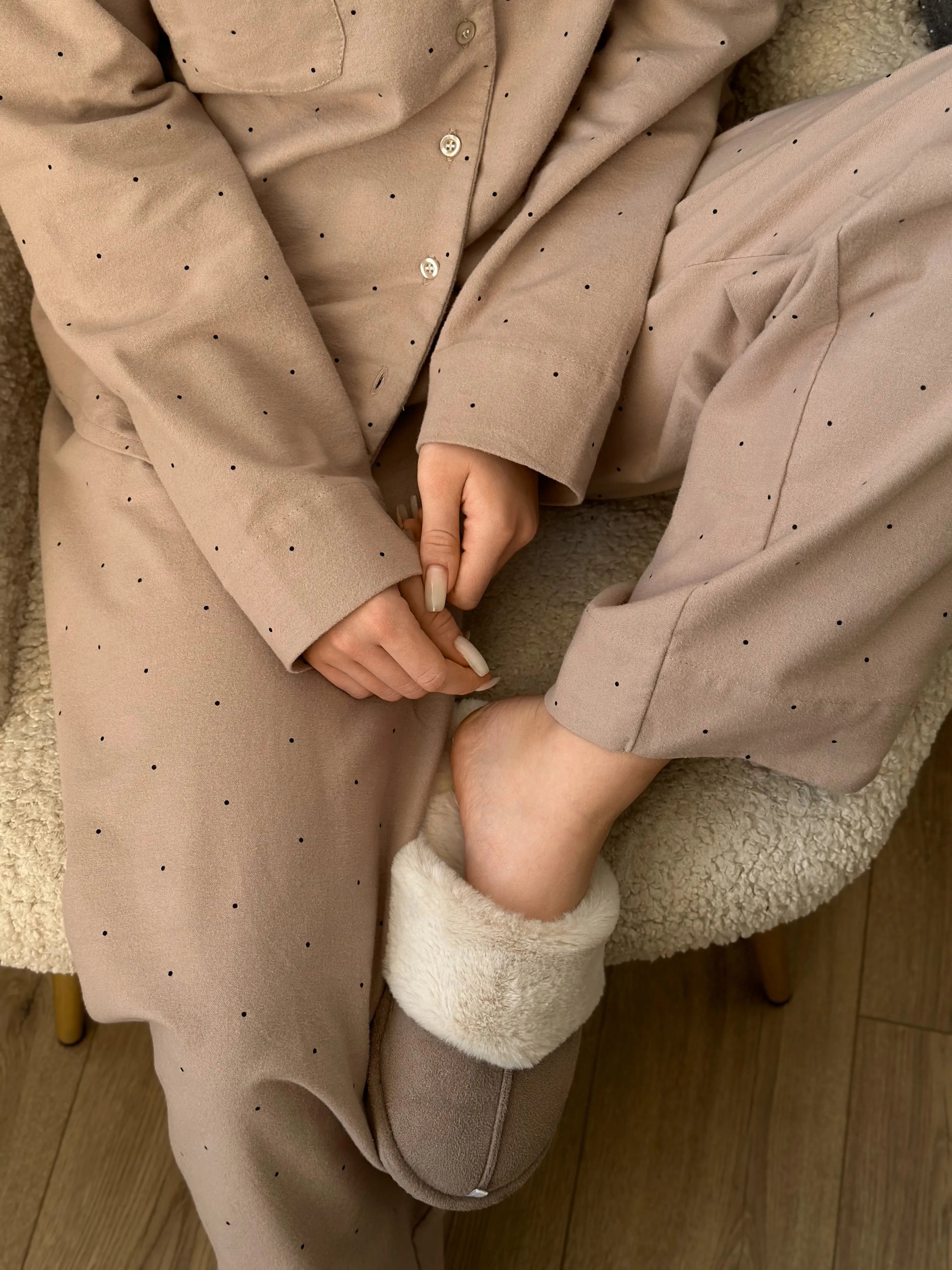Flannel pajama set beige with small polka dots
