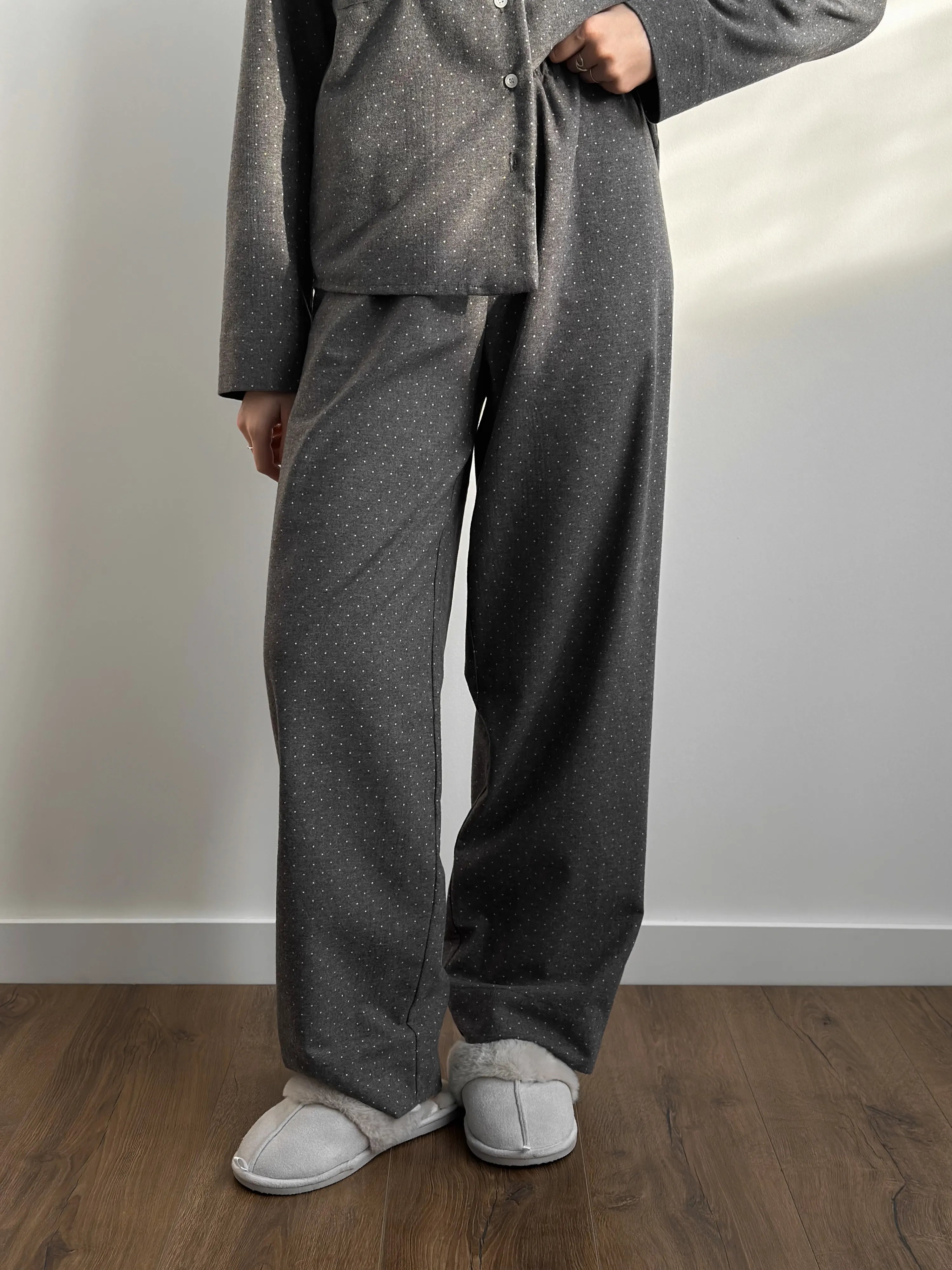 Flannel pajamas gray with small dots