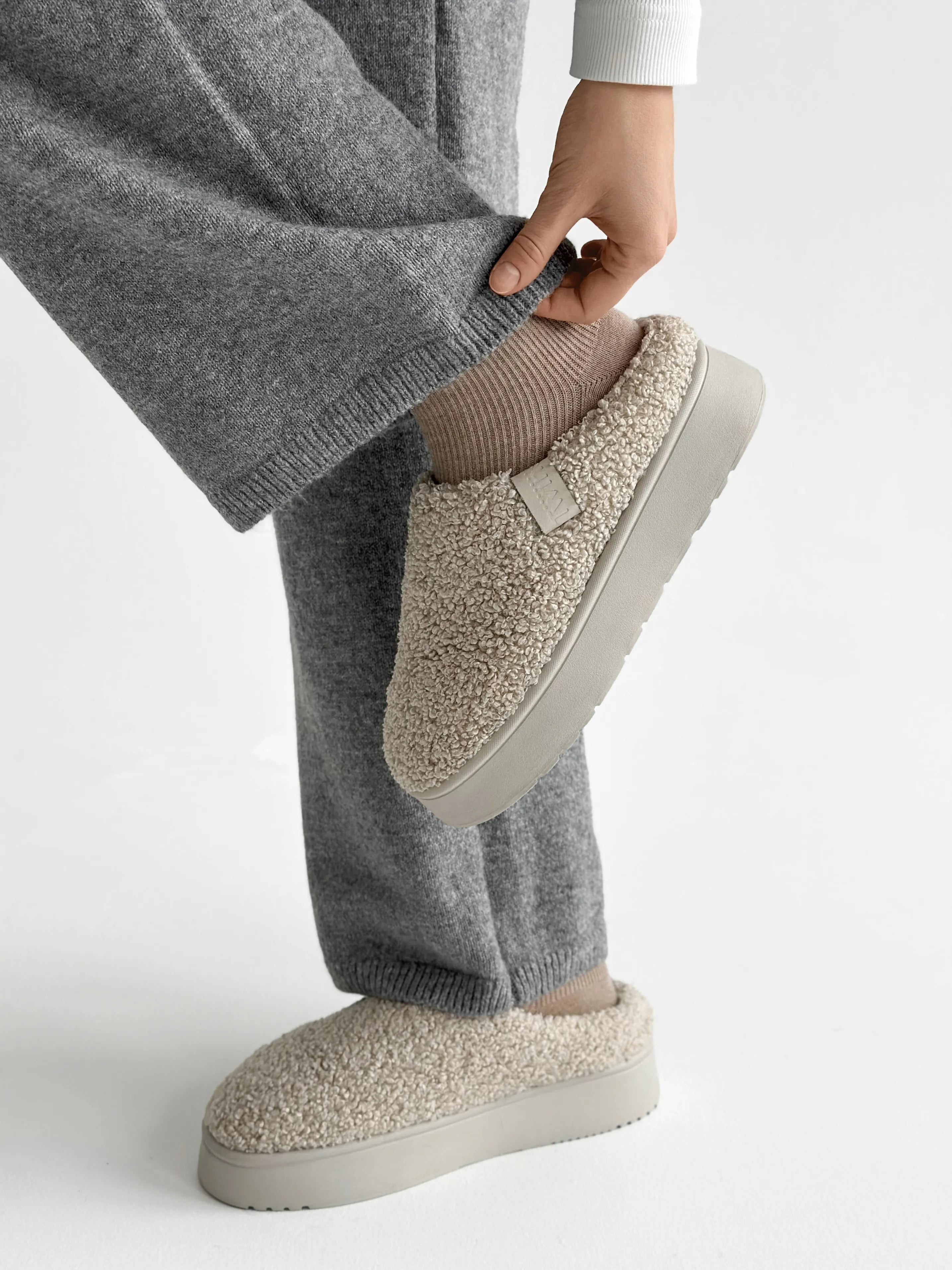 Set knitted cardigan with belt and gray pants