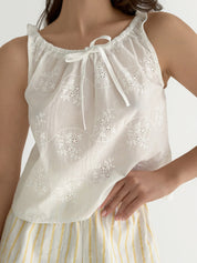 White “flowers” print T-shirt with drawstring, “onesize”