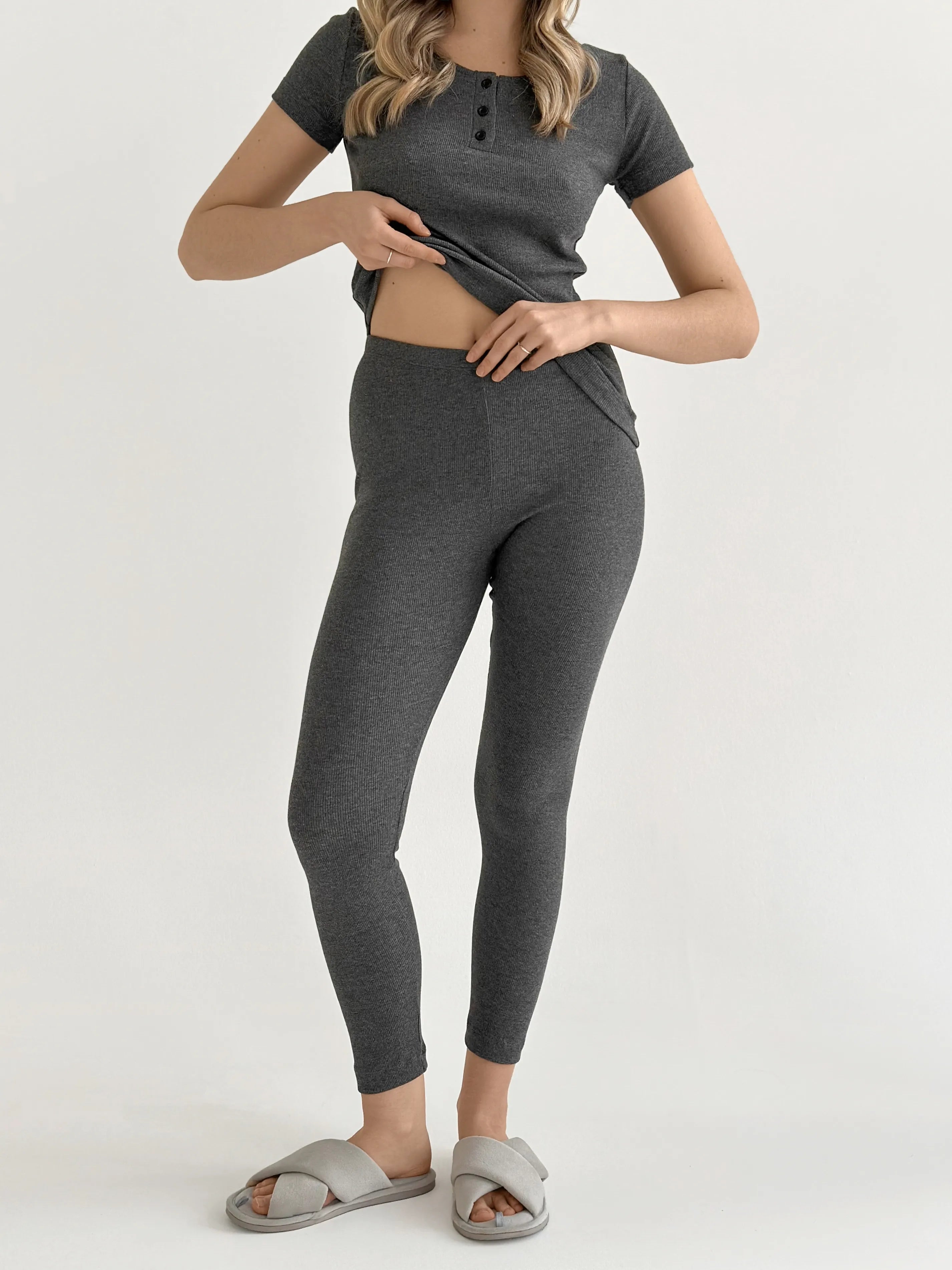 Rib knit T-shirt with buttons anthracite