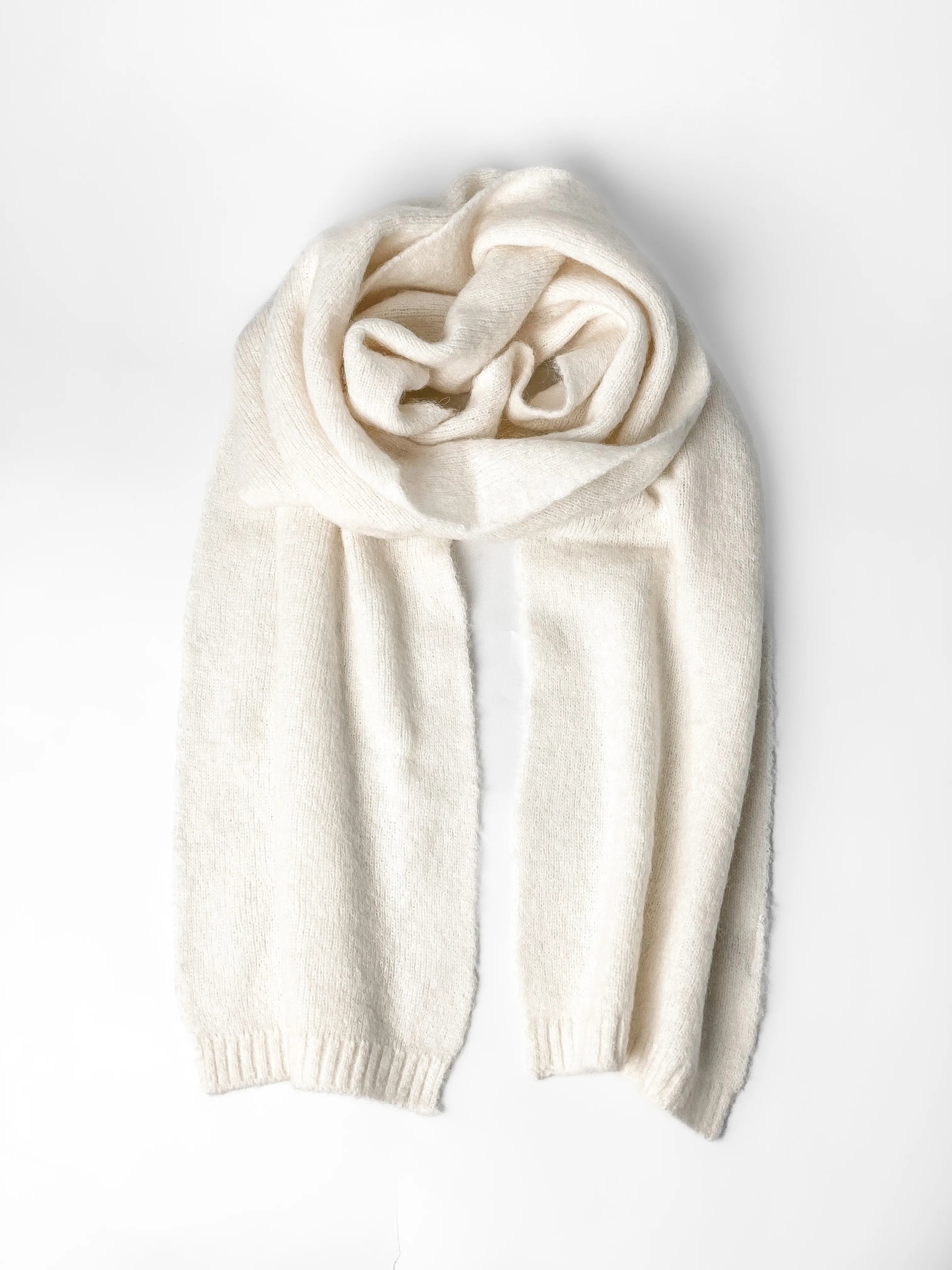 Women's scarf milky Alpaca