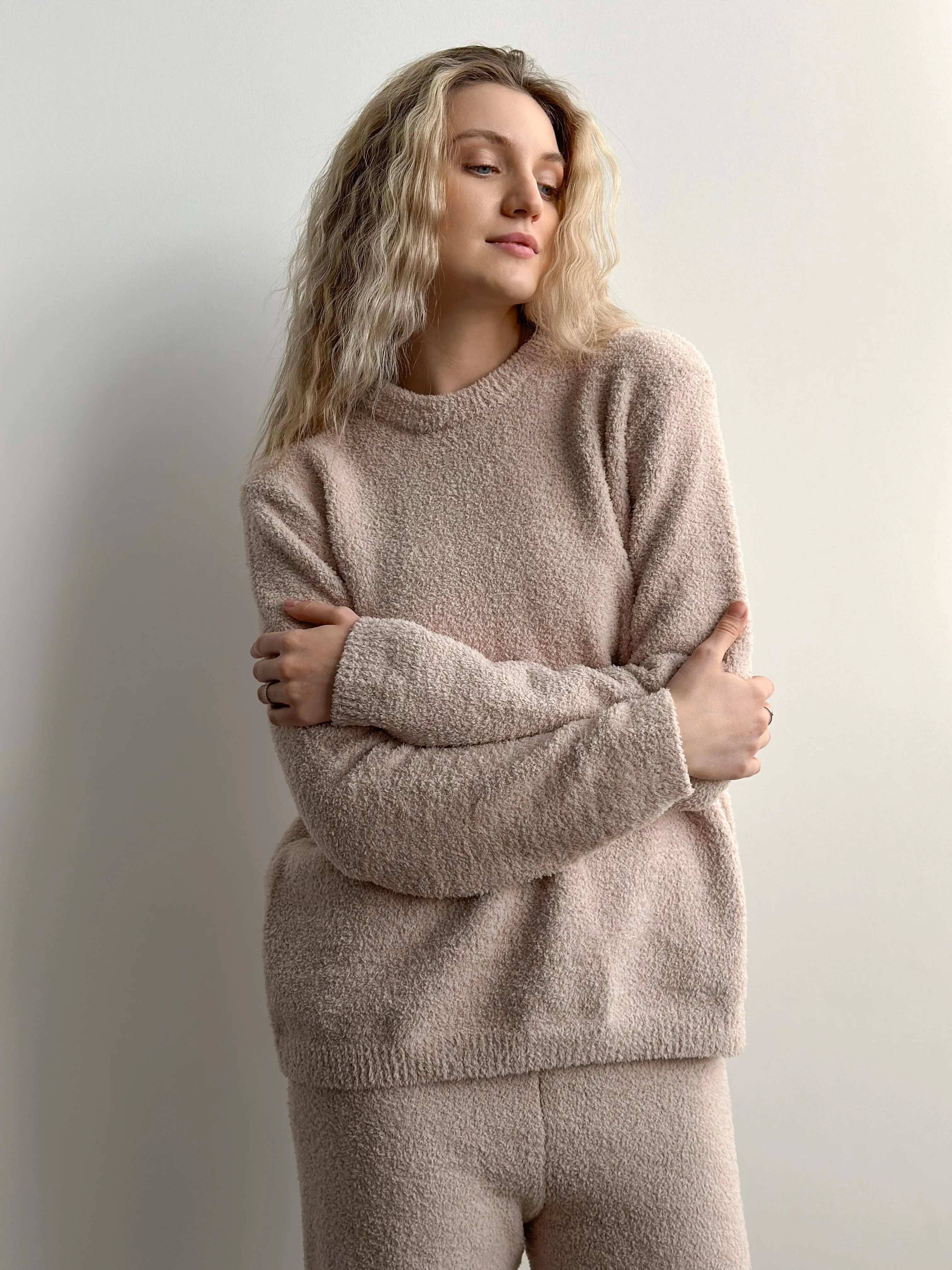 Soft knitted sweater beige