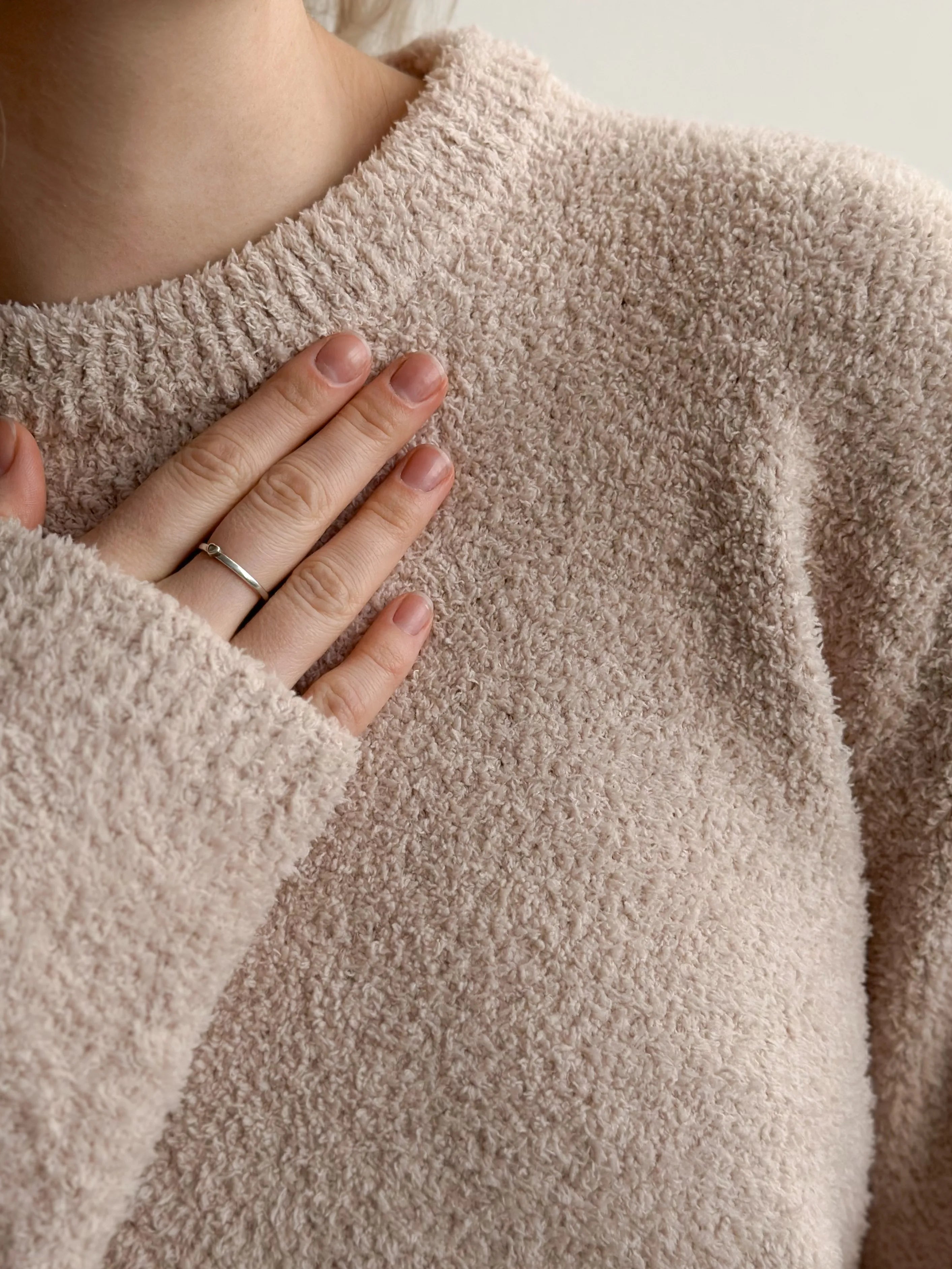 Soft knitted sweater beige