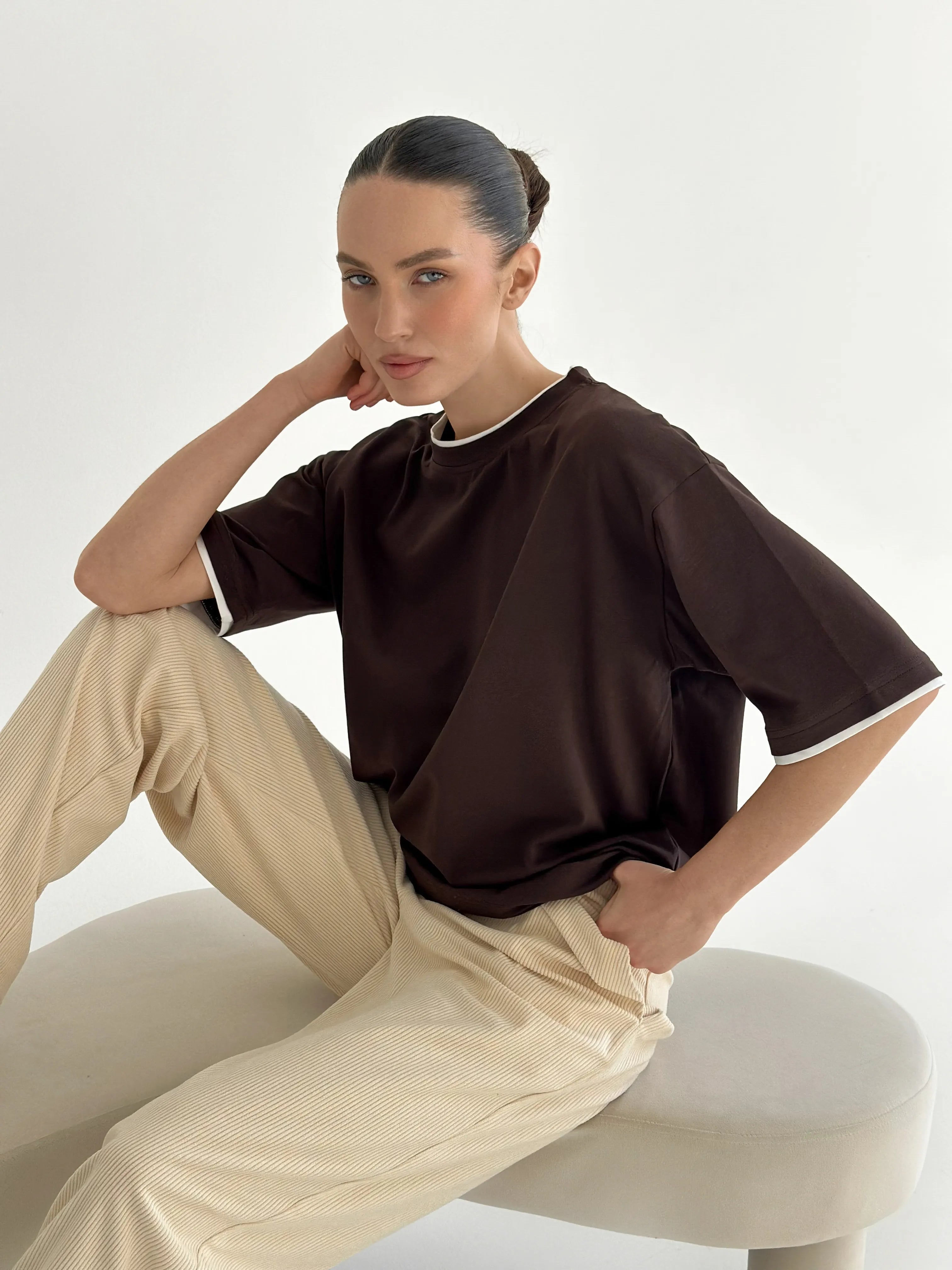 T-shirt with white trim, brown, onesize