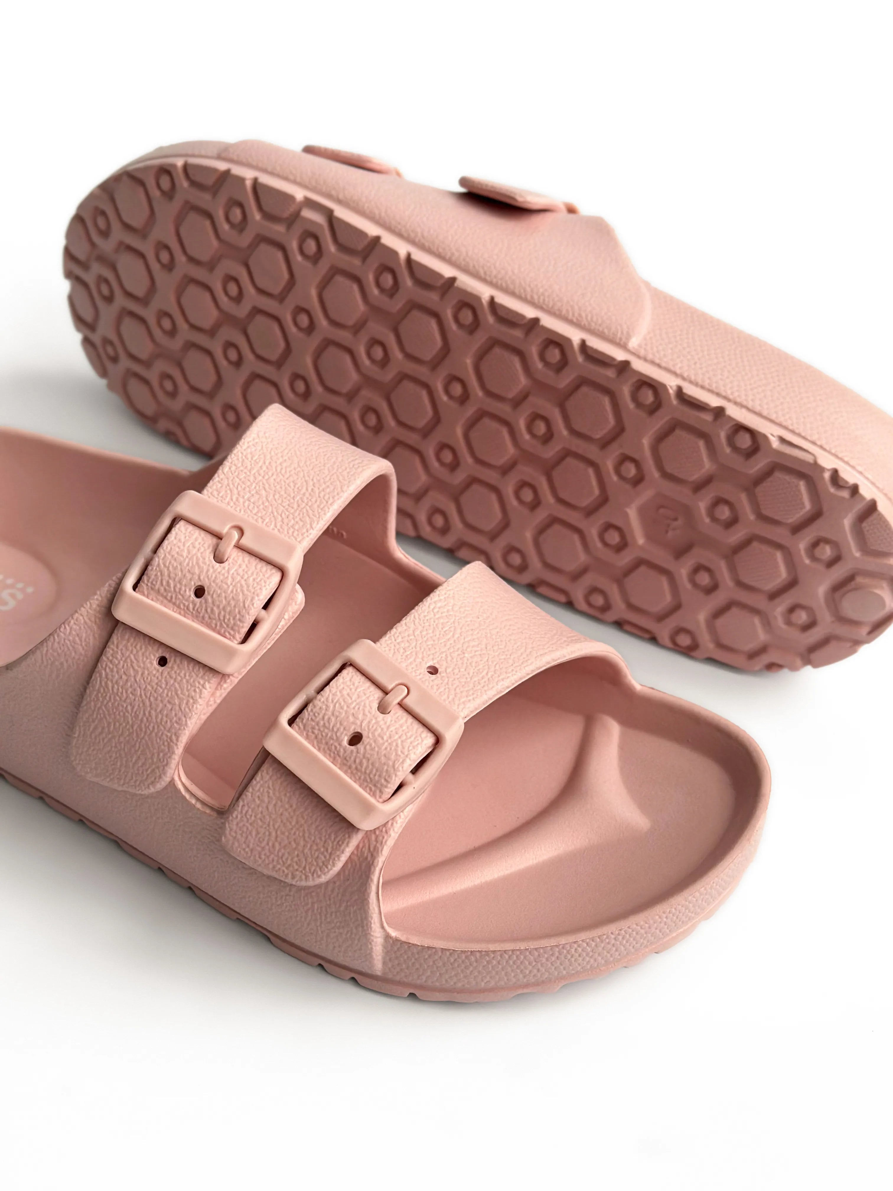 Twins beach and street slippers with regulators powder (=)