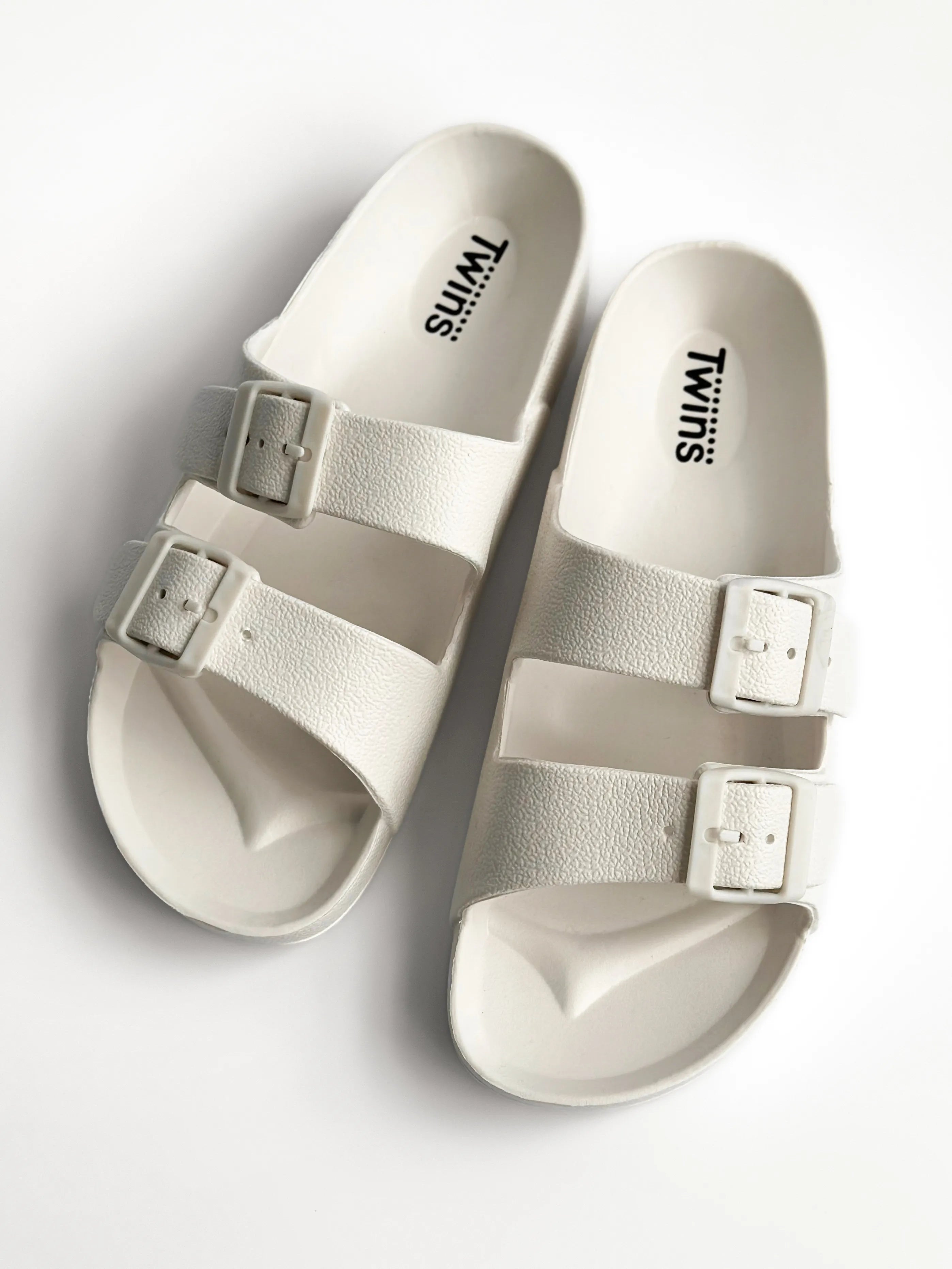 Twins beach and street slippers with adjusters white(=)