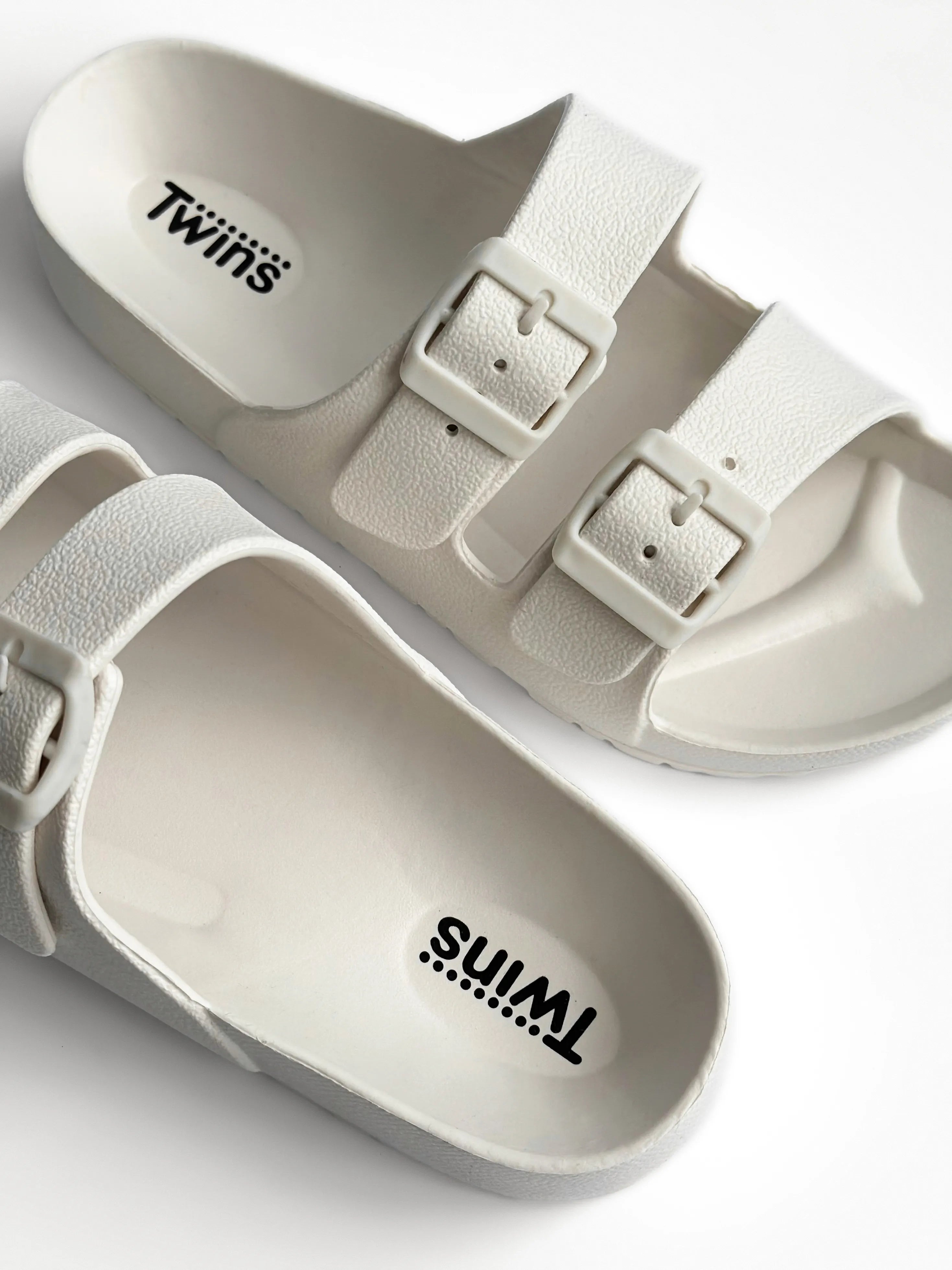Twins beach and street slippers with adjusters white(=)