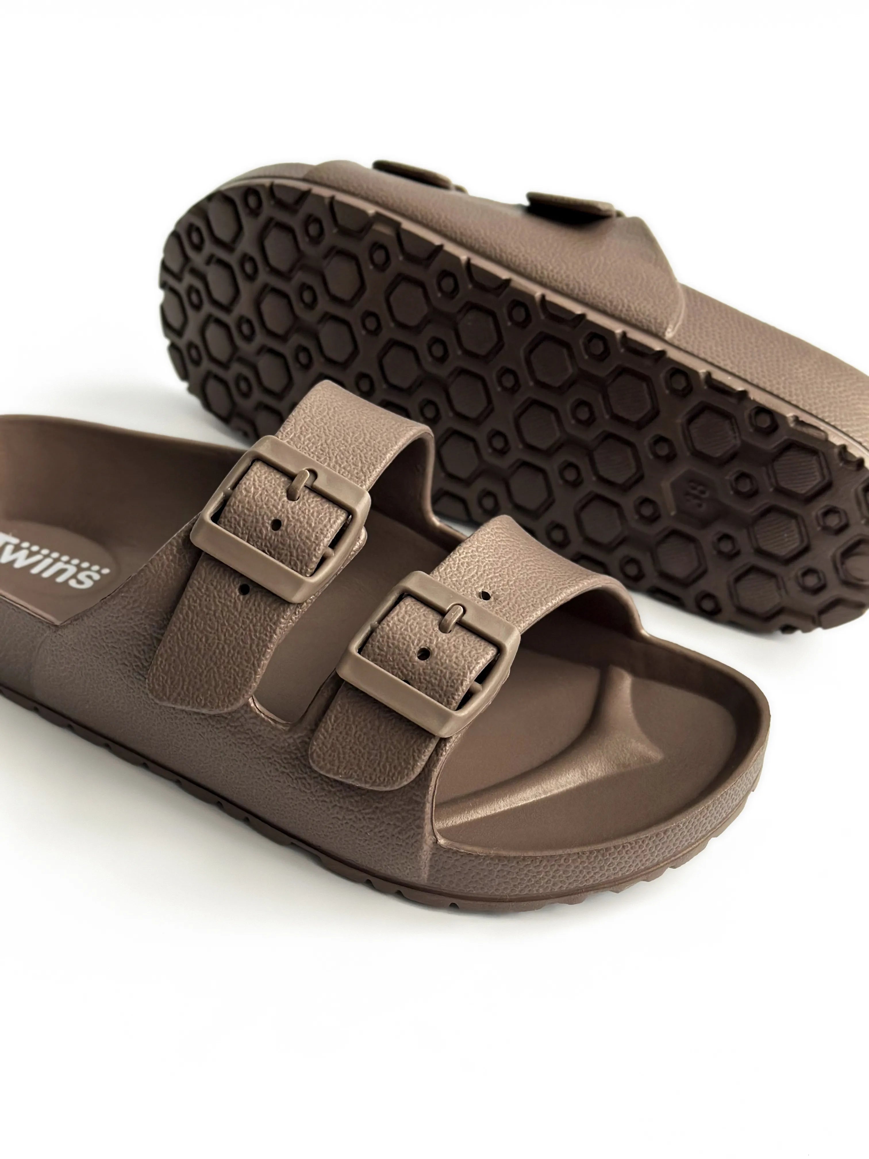 Twins beach and street slippers with adjusters, dark chocolate (=)