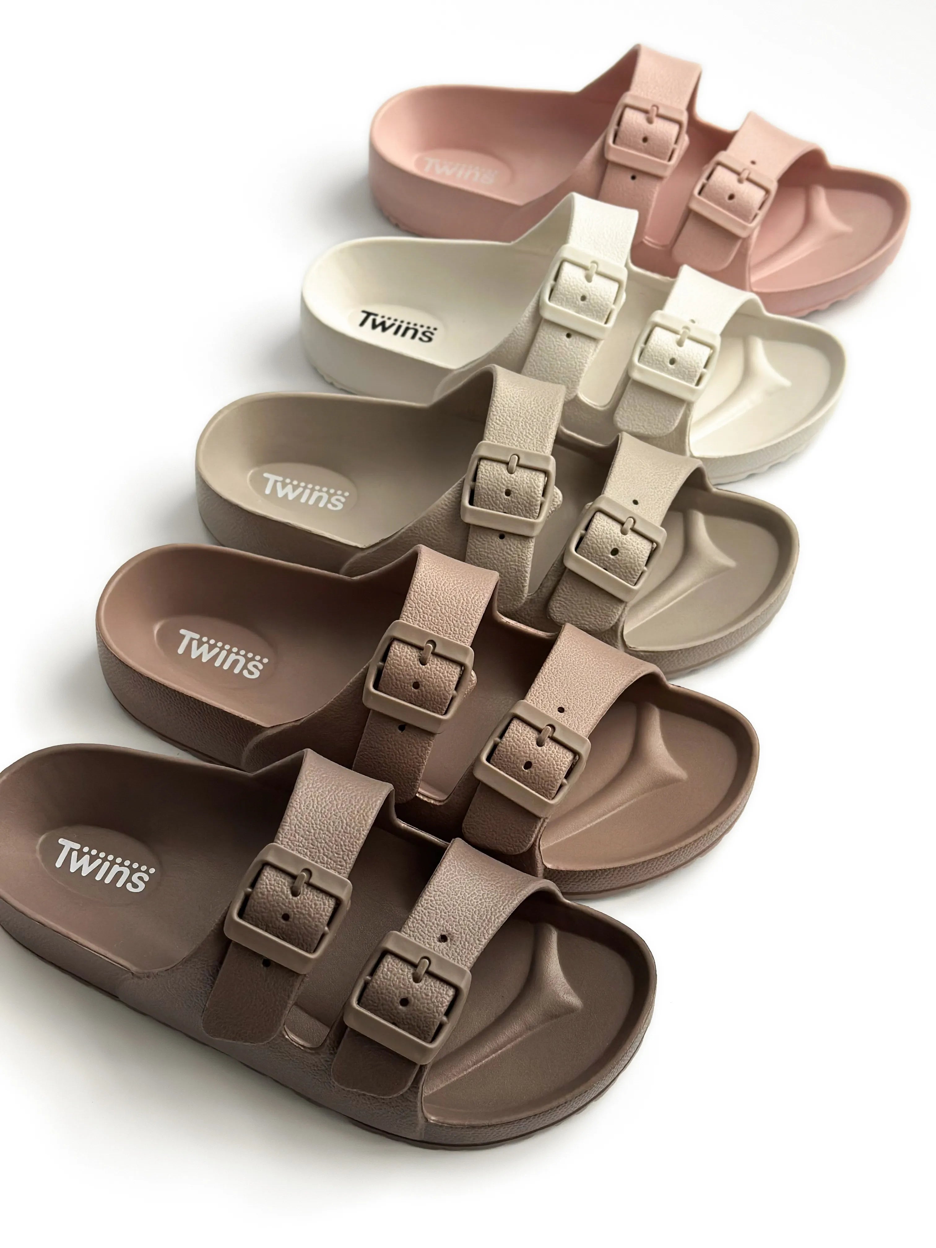 Twins beach and street slippers with adjusters, dark chocolate (=)