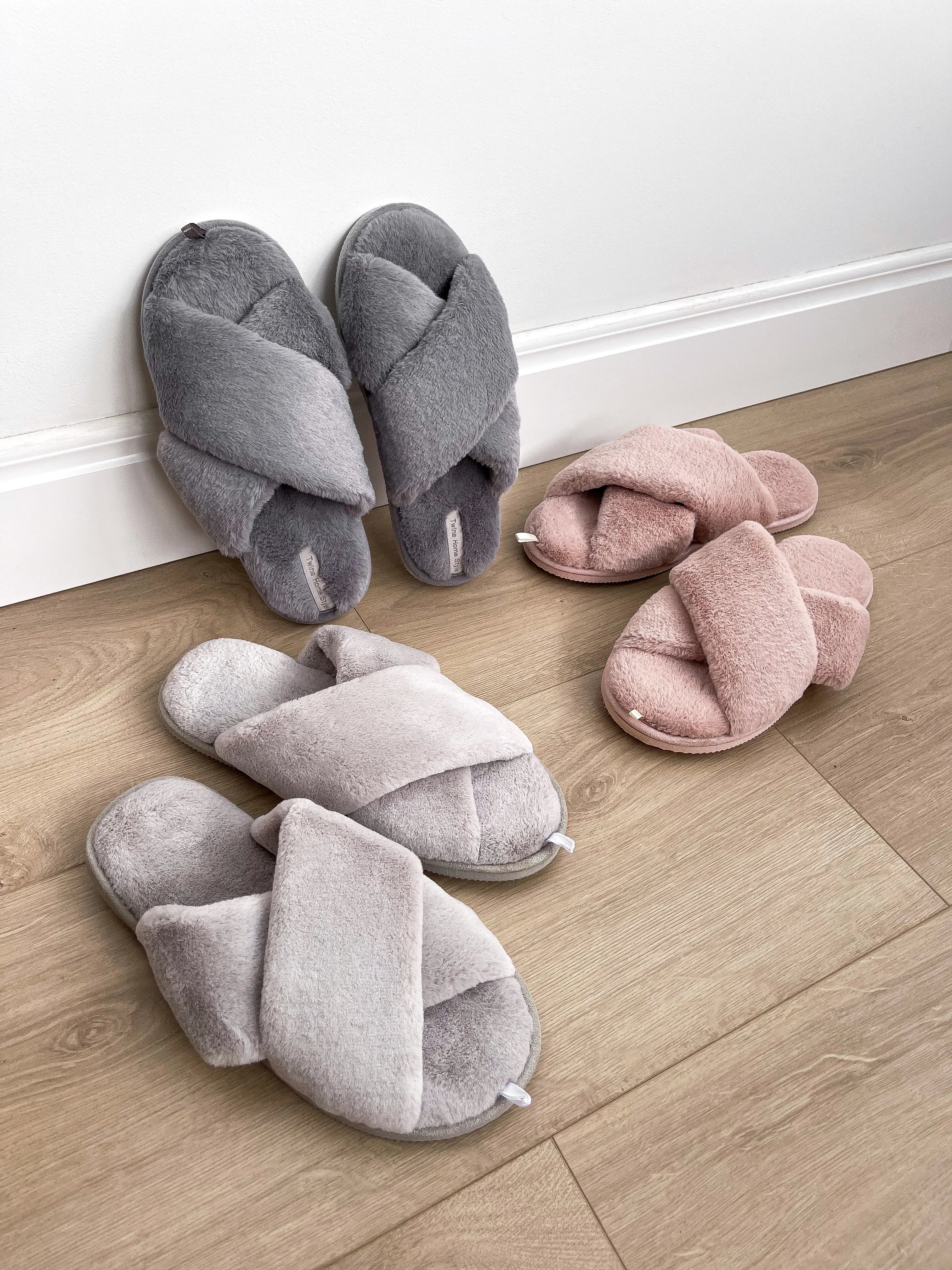 Women's slippers HS-LUX fur cross pink