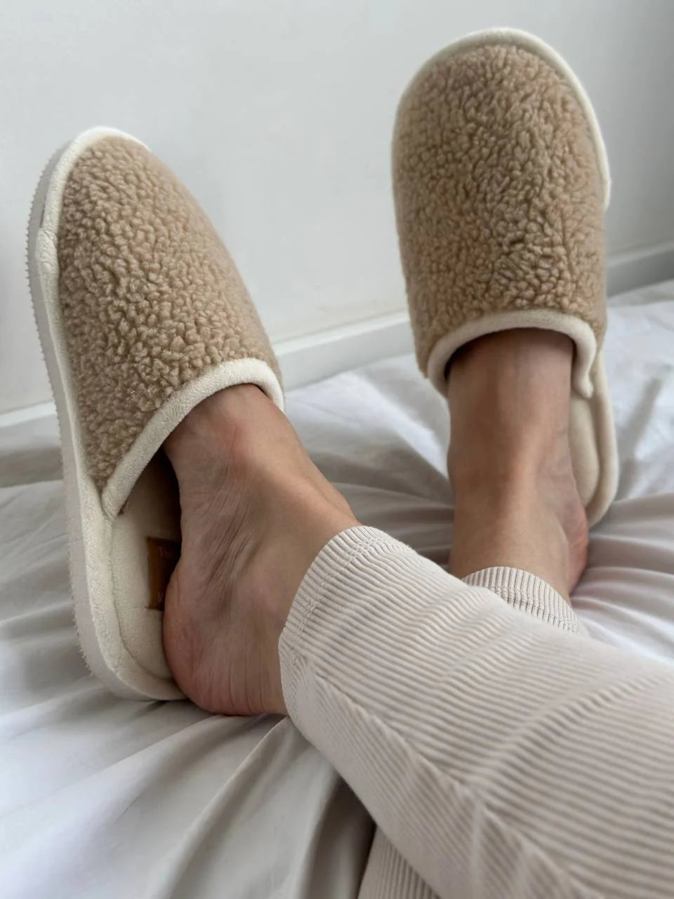 Women's slippers HS-OZ beige YETI