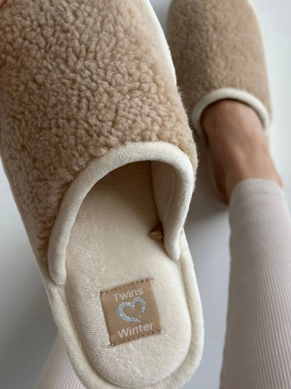 Women's slippers HS-OZ beige YETI