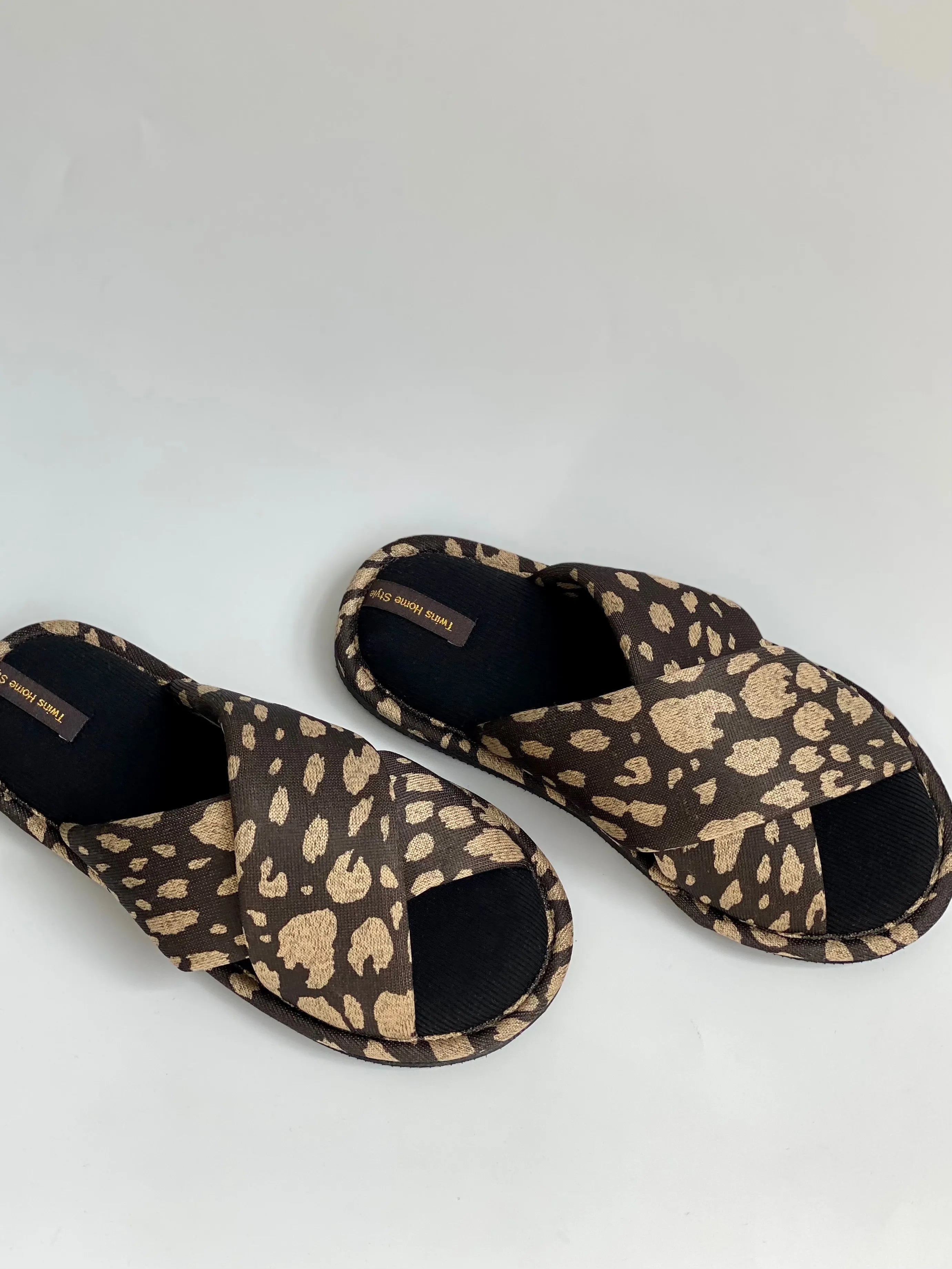 Women's slippers HS-VL cross animal black