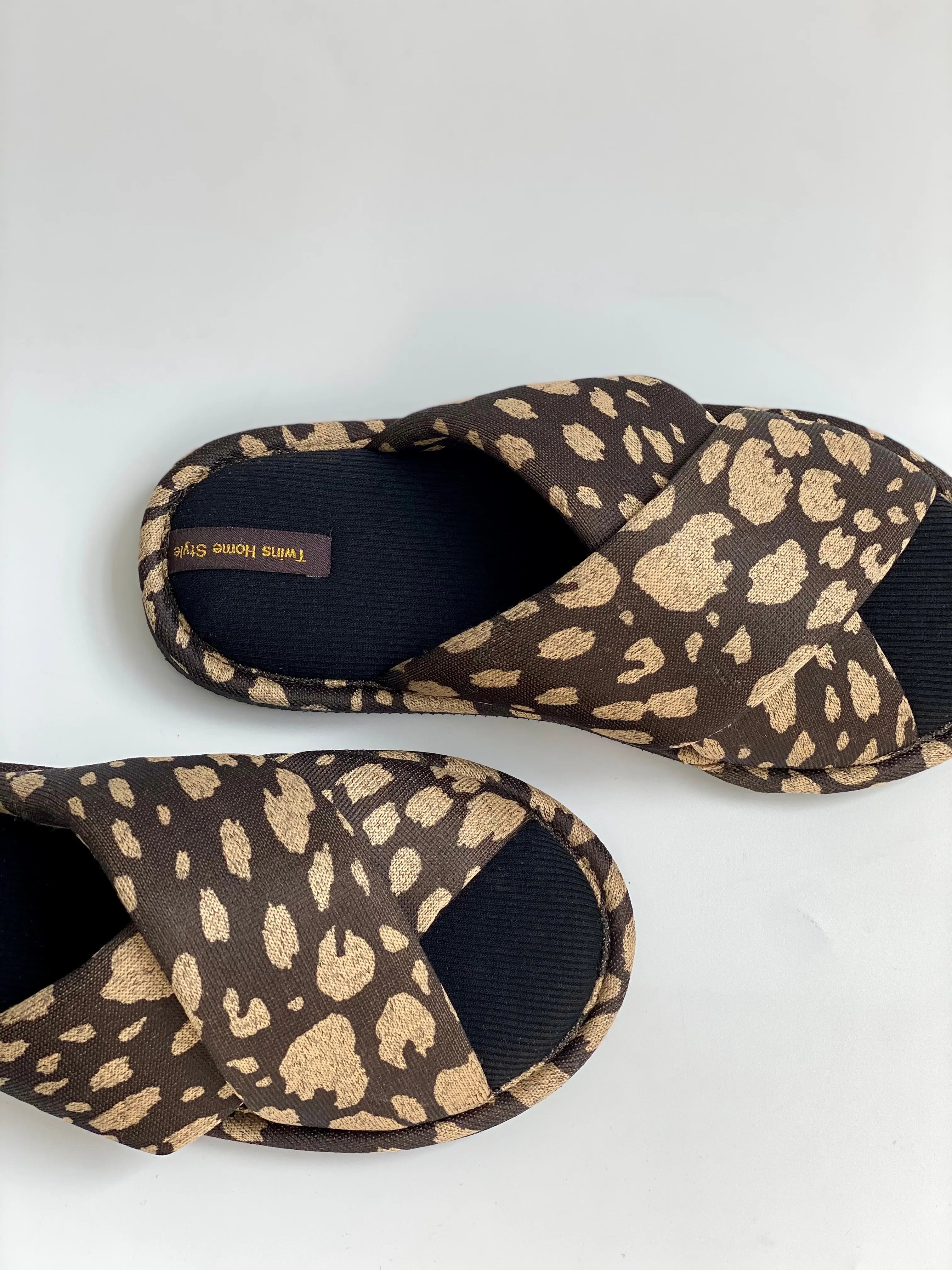 Women's slippers HS-VL cross animal black